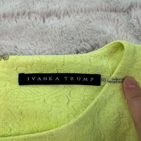 Ivanka Trump Size 10 Ruched Sleeveless Yellow Textured Side Zipper Pleated Accen - Picture 4 of 11